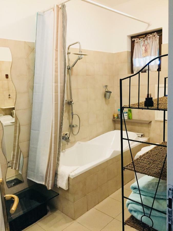 Bella Vista -Malpensa Airport-Leonardo- Apartment Varallo Pombia Bagian luar foto